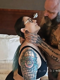 Top-notch aged damsel enjoys to pose very much