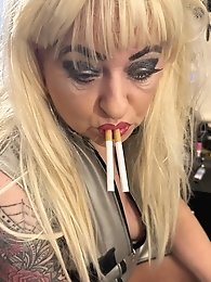 Blonde with messy black lipstick blowjob a real hardcore fetish