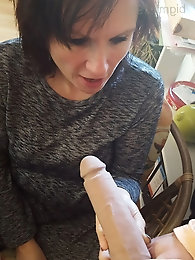 Naughty old lass is giving him what he wants