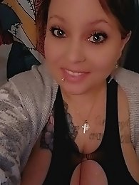 Experienced girls are having a hell of a sex