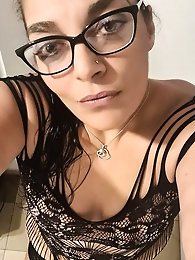 Hotwife cheating and getting pregnant by her boyfriend - 6 Pics