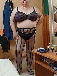 OLD PHOTO OF MY SHAVED PUSSY.