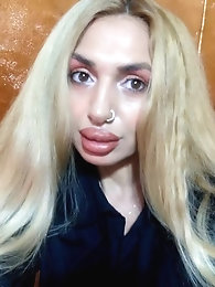Sexy blonde with big sexy lips