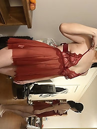 Amateur women with large butts in a DIY photo collection